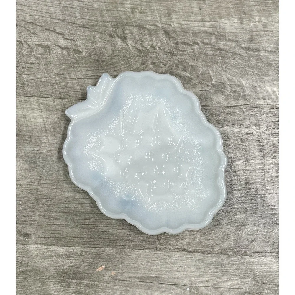 Vintage Textured Milk Glass Grape Cluster Bunch Shaped Candy Dish 7